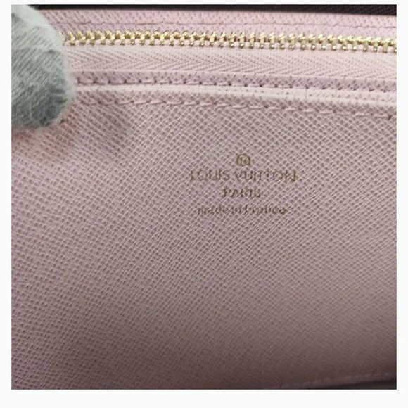 LOUIS VUITTON Dog MONOGRAM LV ZIPPY WALLET - Picture 8 of 11